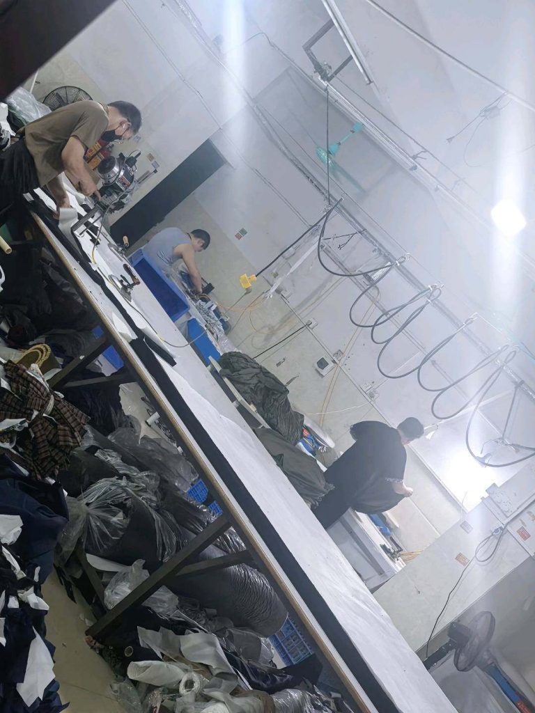 广州霏羽服饰诚信经菅，寻客户长期合作