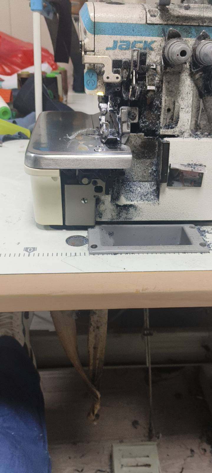 苏州服装厂加工牛仔裤，马甲，棉麻