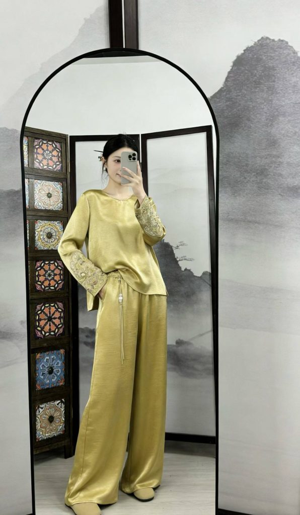 苏州女装订单，款式简单