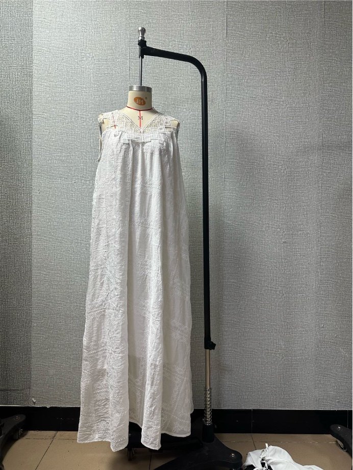 东莞小单快返，梭织连衣裙为主